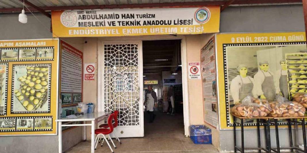 Hem okul hem imalathane! Günde 14.000 adet üretiliyor: Öğrenciler sadece okumuyor para da kazanıyor 2